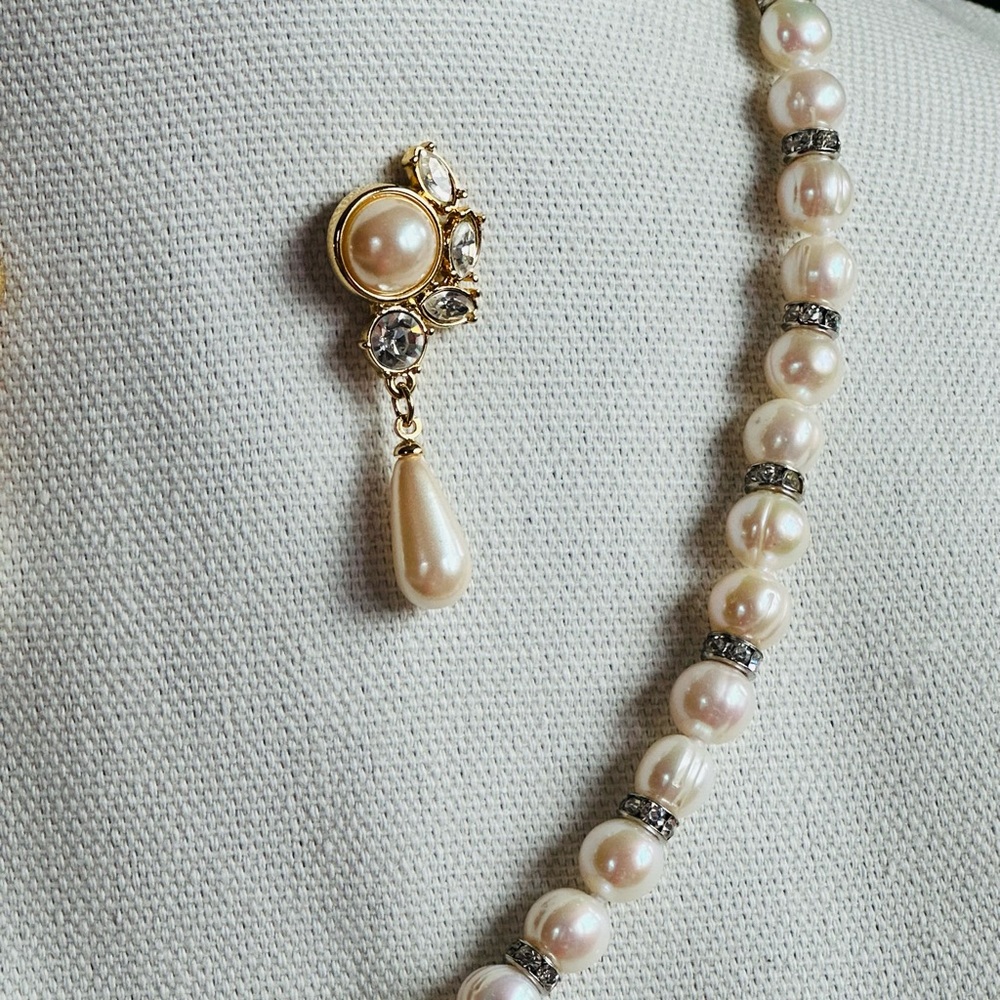 Elegant Pearl Earrings and Necklace Set